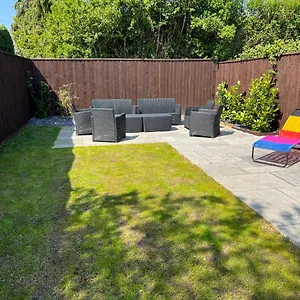 Fantastic - Spa, Parking, Garden Holiday home Bournemouth