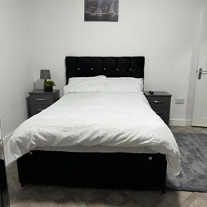  Apartment 1 Bedroom Kitchen Flat